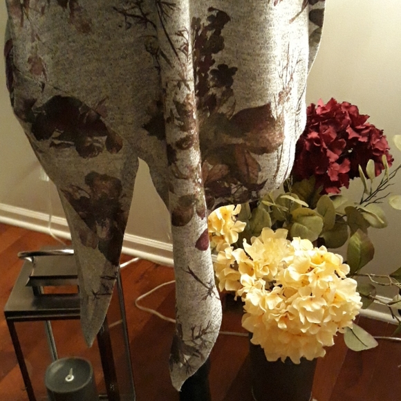 Top - Picture 3 of 3